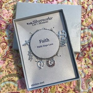 COPY - Silver crosses/hearts bracelet. NIB